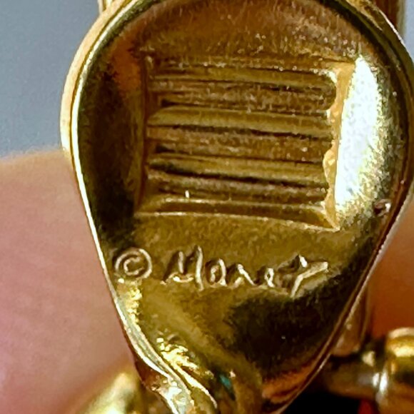 Vintage Monet Doorknocker Clip On Earrings Faux Garnet Gold Tone Signed - Picture 4 of 4